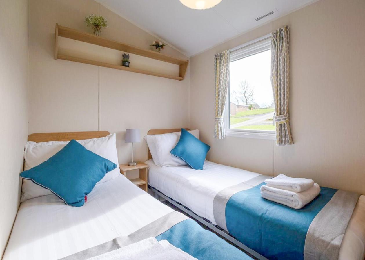 Docker Holiday Park Hotel Carnforth Exterior photo